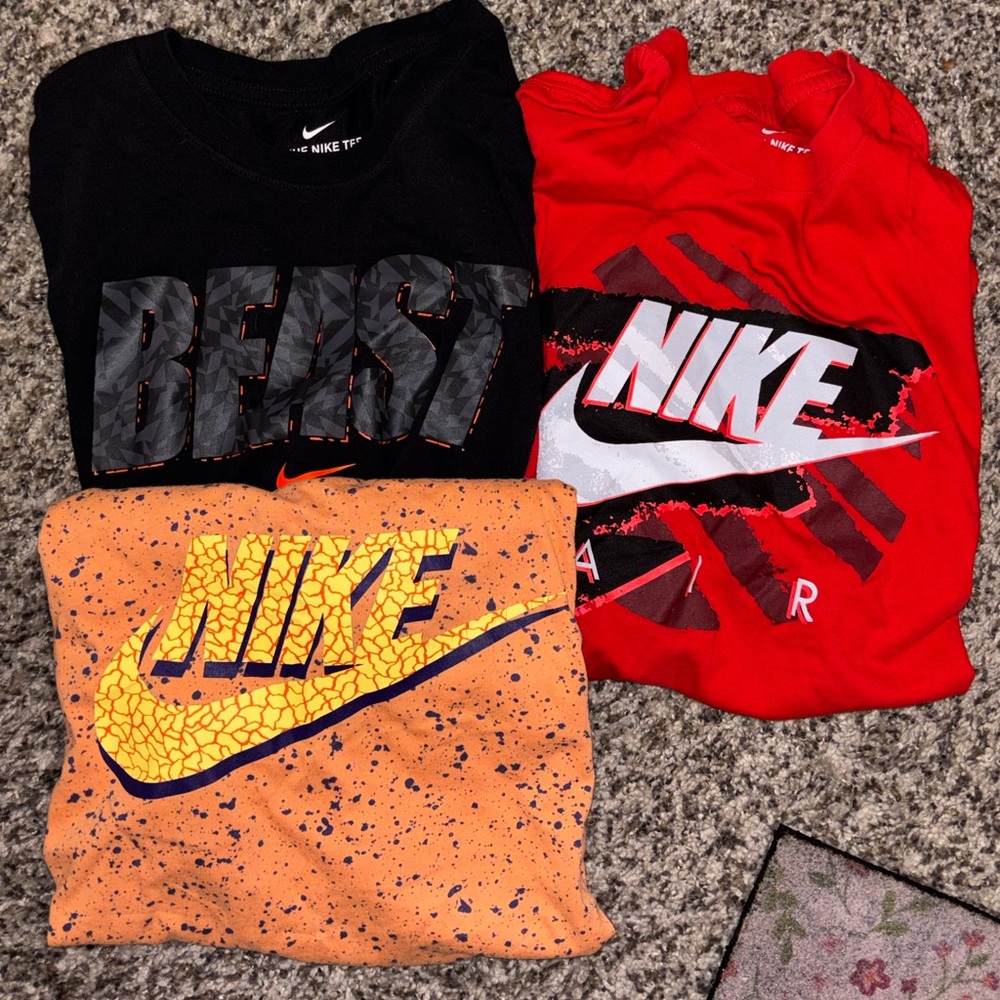 Lot of 3 Nike  Short-Sleeve Tees in Black, Red & Orange Speckle